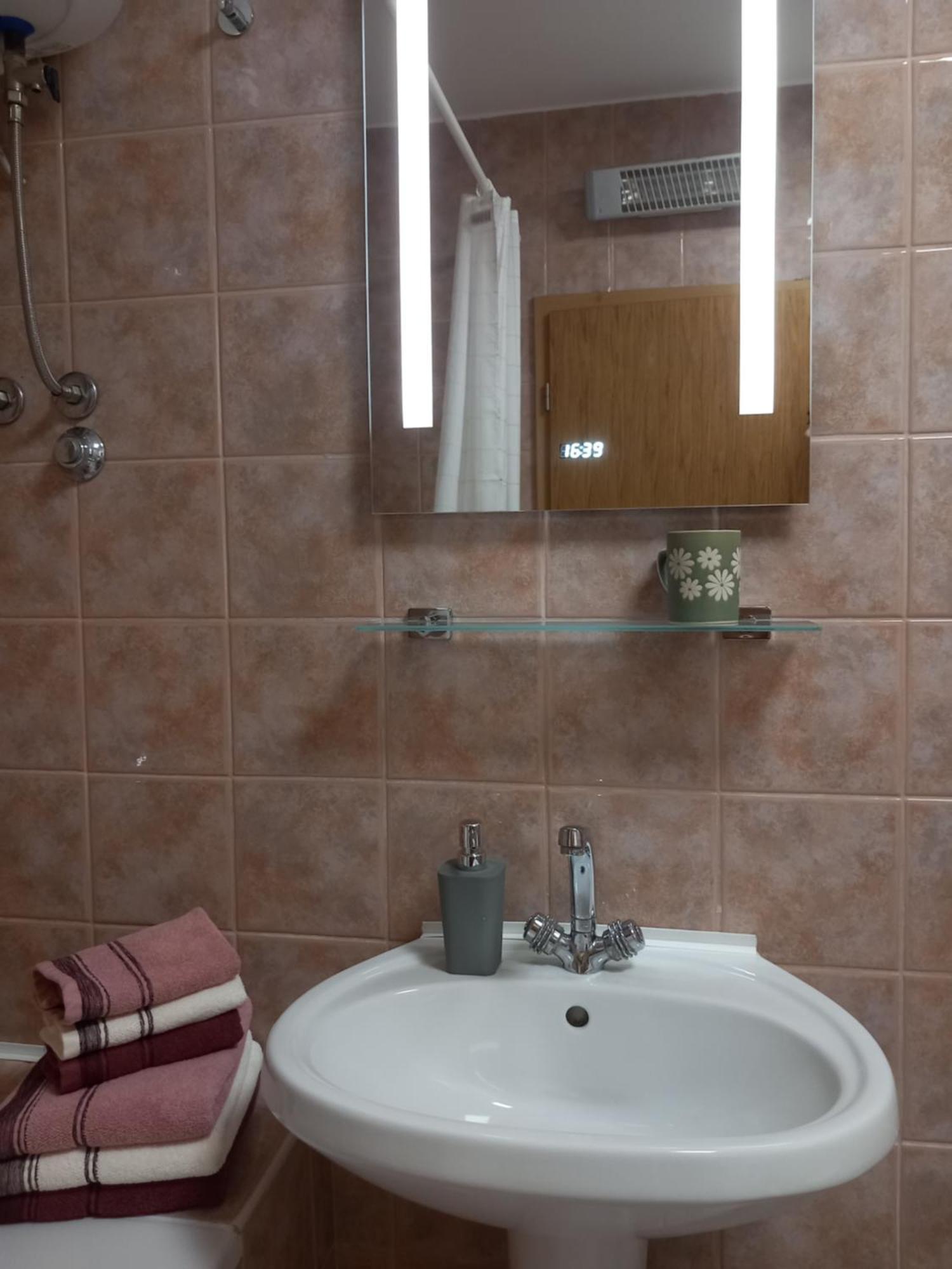 Apartment Harmony - Pleasant And Comfortable Place With A Balcony And A Secured Garage Σπλιτ Εξωτερικό φωτογραφία