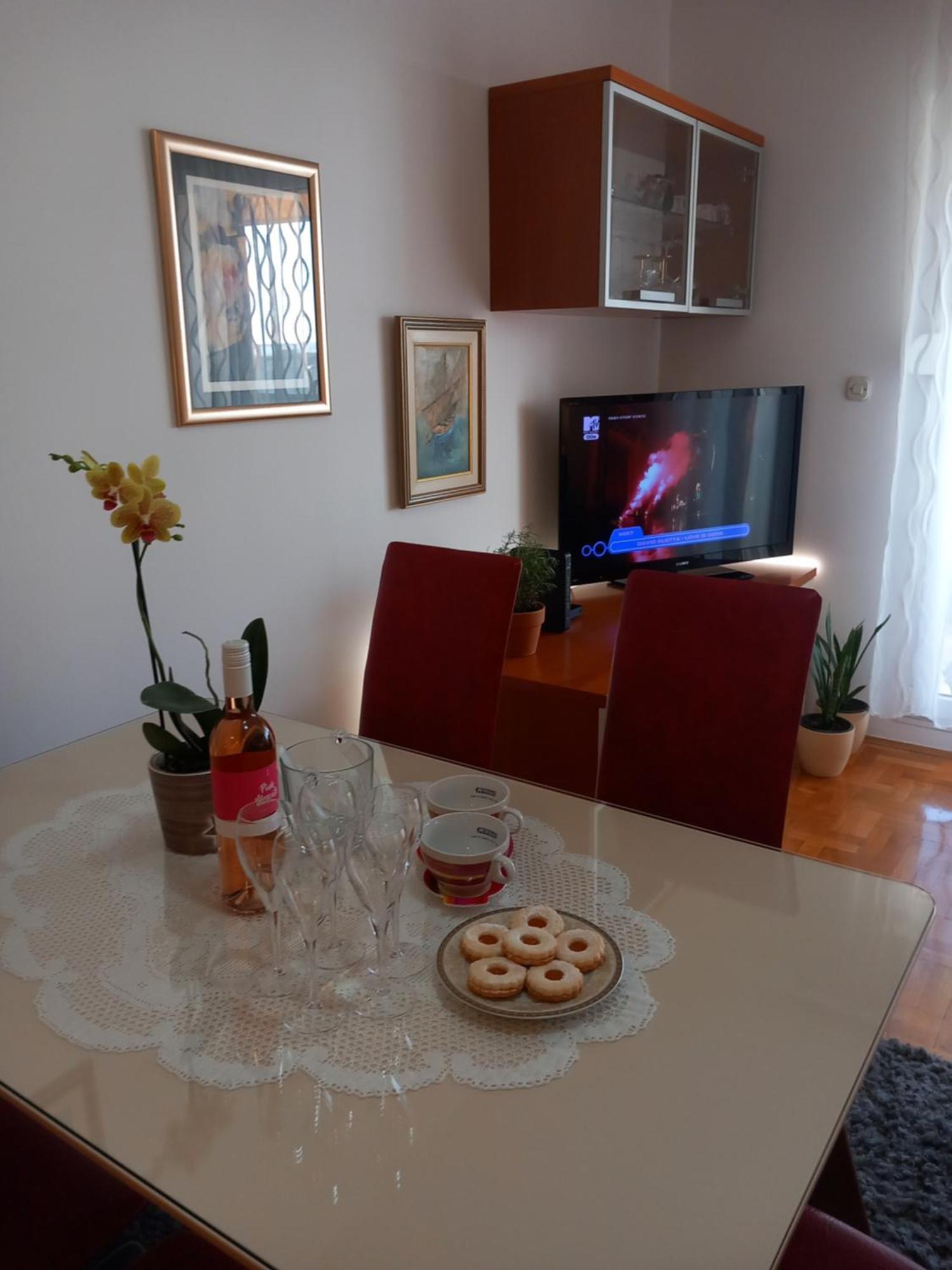 Apartment Harmony - Pleasant And Comfortable Place With A Balcony And A Secured Garage Σπλιτ Εξωτερικό φωτογραφία