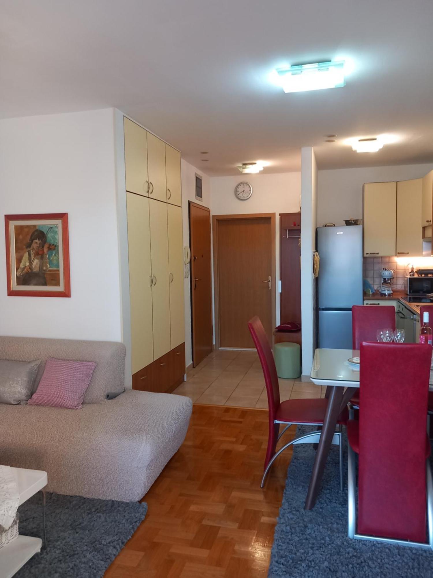 Apartment Harmony - Pleasant And Comfortable Place With A Balcony And A Secured Garage Σπλιτ Εξωτερικό φωτογραφία
