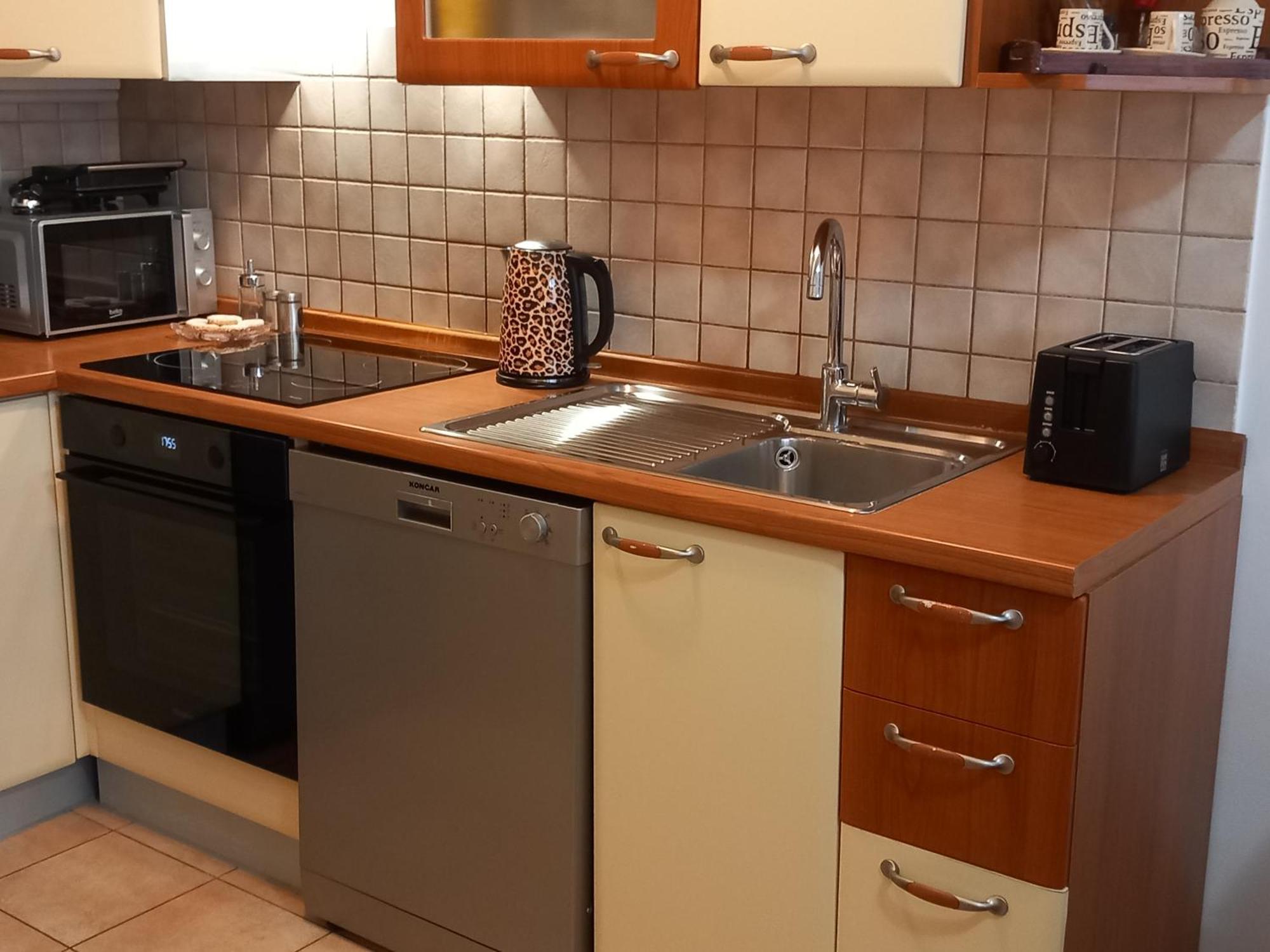 Apartment Harmony - Pleasant And Comfortable Place With A Balcony And A Secured Garage Σπλιτ Εξωτερικό φωτογραφία