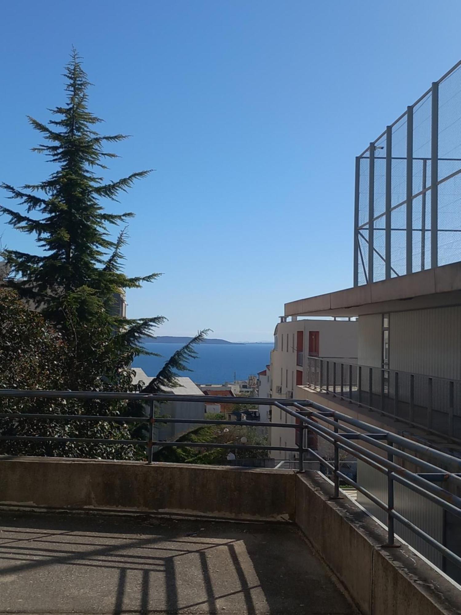 Apartment Harmony - Pleasant And Comfortable Place With A Balcony And A Secured Garage Σπλιτ Εξωτερικό φωτογραφία